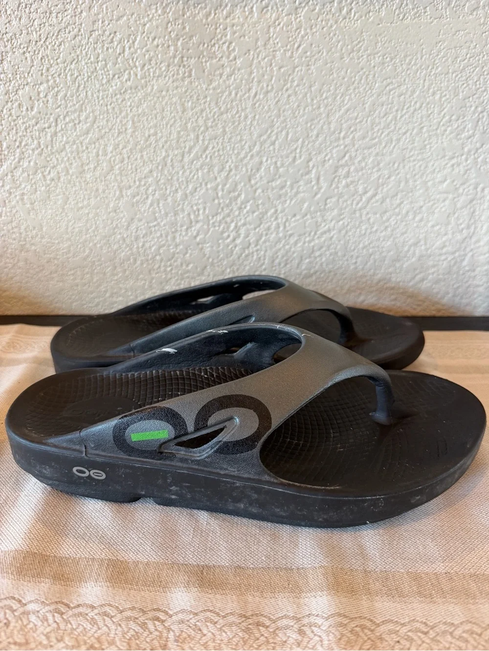 OOFOS Graphite Ooriginal Sports Recovery Flip Flop Sandals